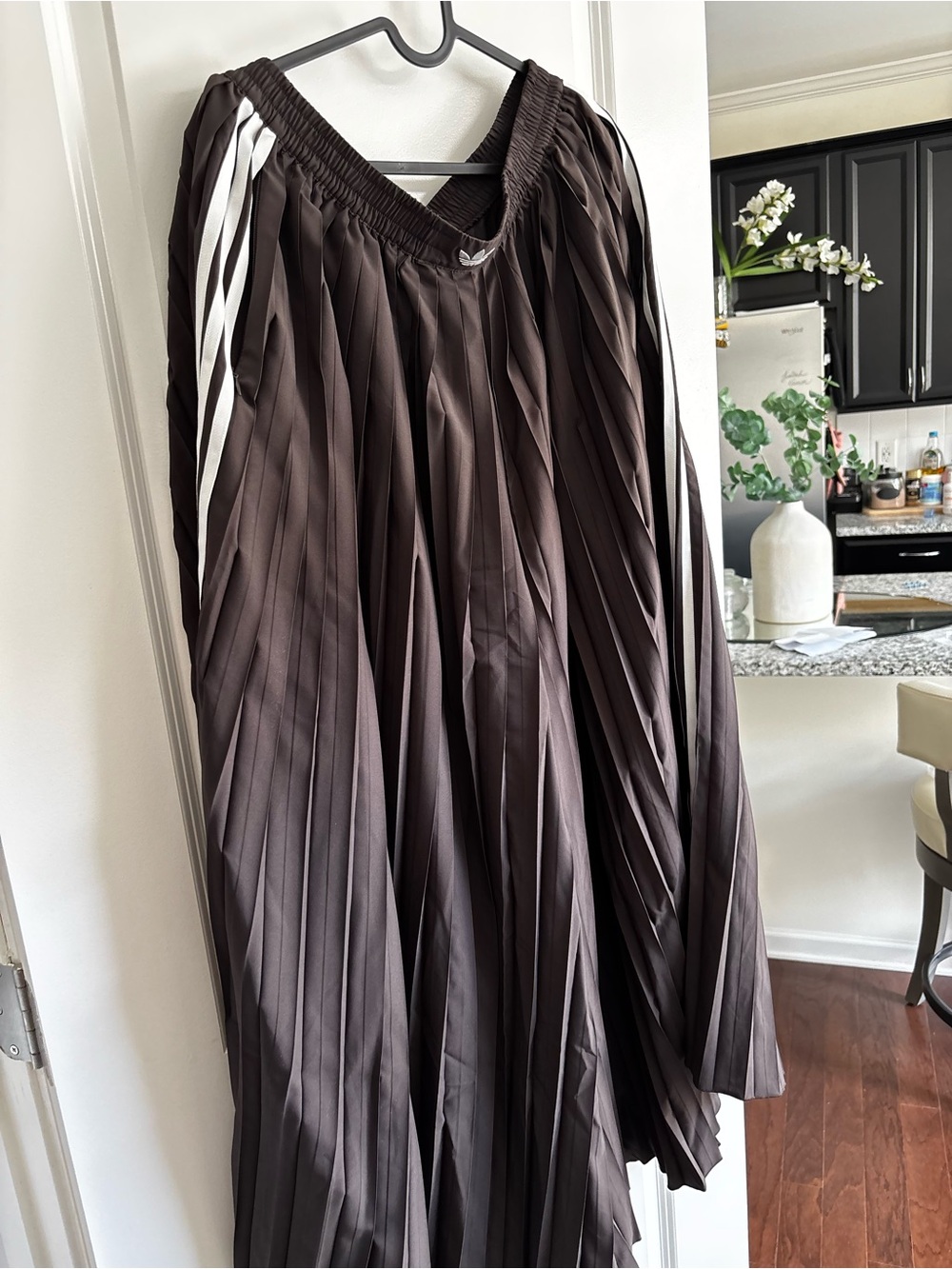 Adidas palazzo pants dark brown - Picture 6 of 6